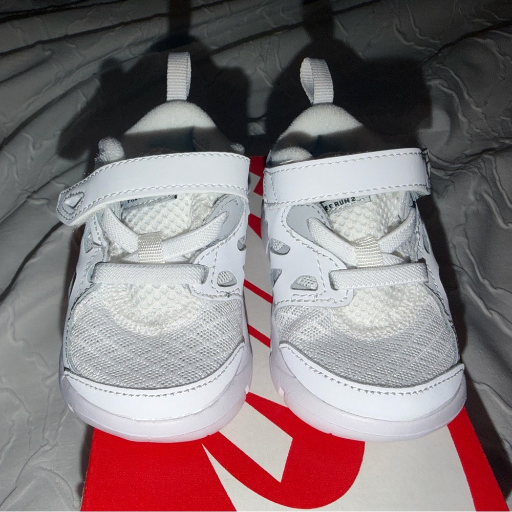 Nike Free Run 2 size 4c